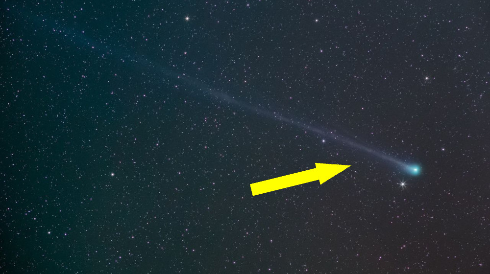    Неотразимый звездный спектакль: две яркие кометы и метеоритный дождь в одной ночи октября