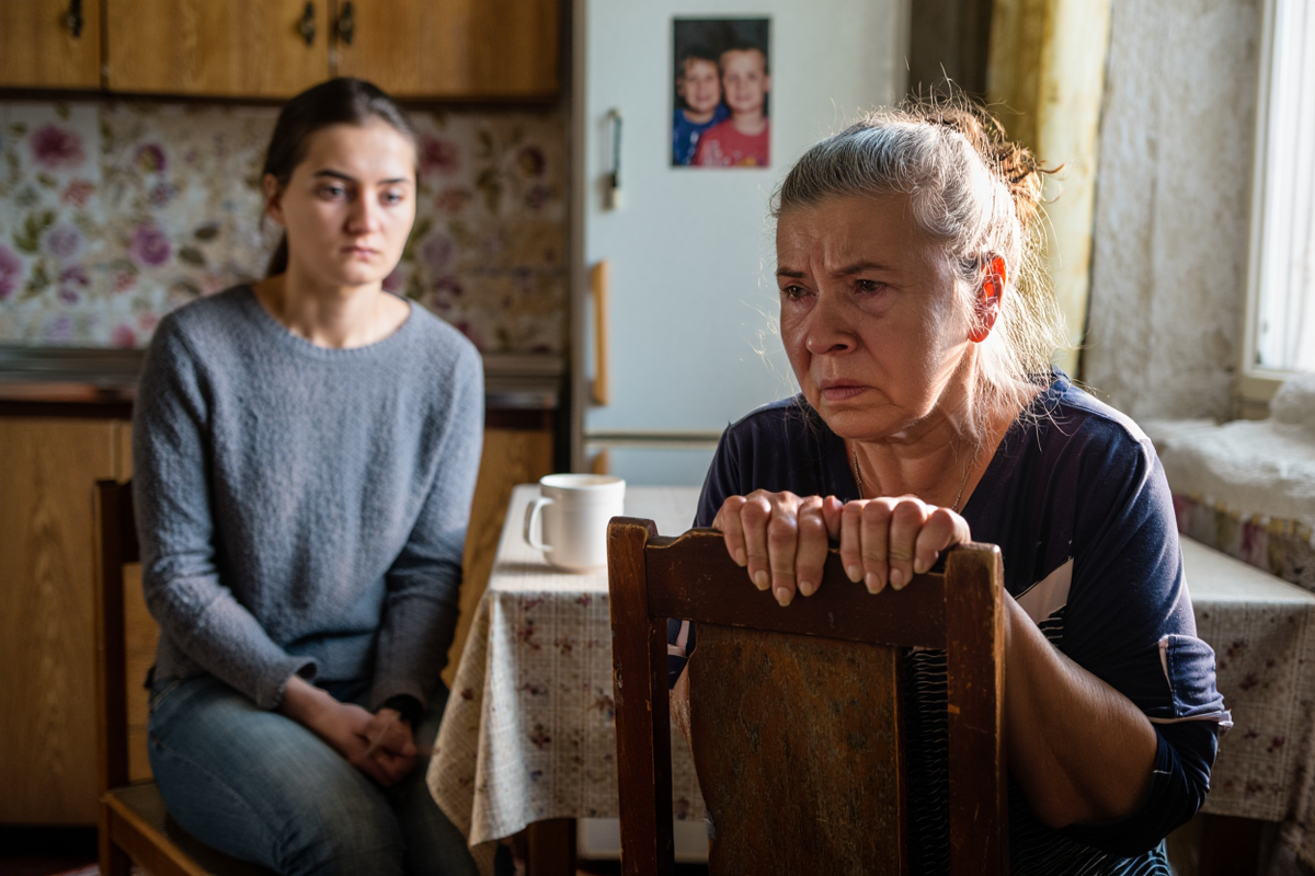 «Ты не имеешь права выгонять меня из этой квартиры!» - кричала свекровь посреди кухни.