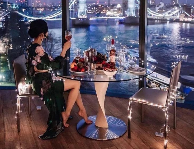 Как обычно бывает в интернете. Дорого-богато разово, а по факту живешь в хрущевке