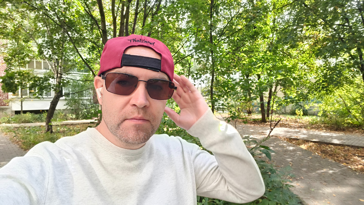 Что-то? Жить на зарплату? Это как?