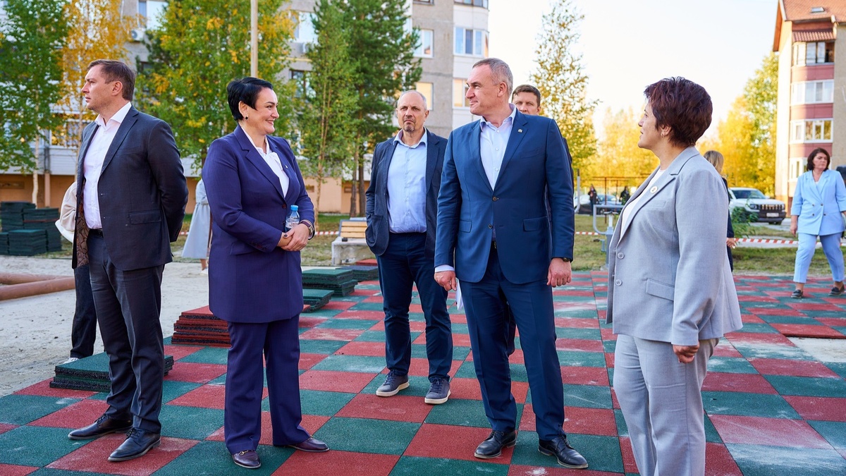    Руслан Кухарук оценил инфраструктуру для детей и молодежи Нефтеюганского района