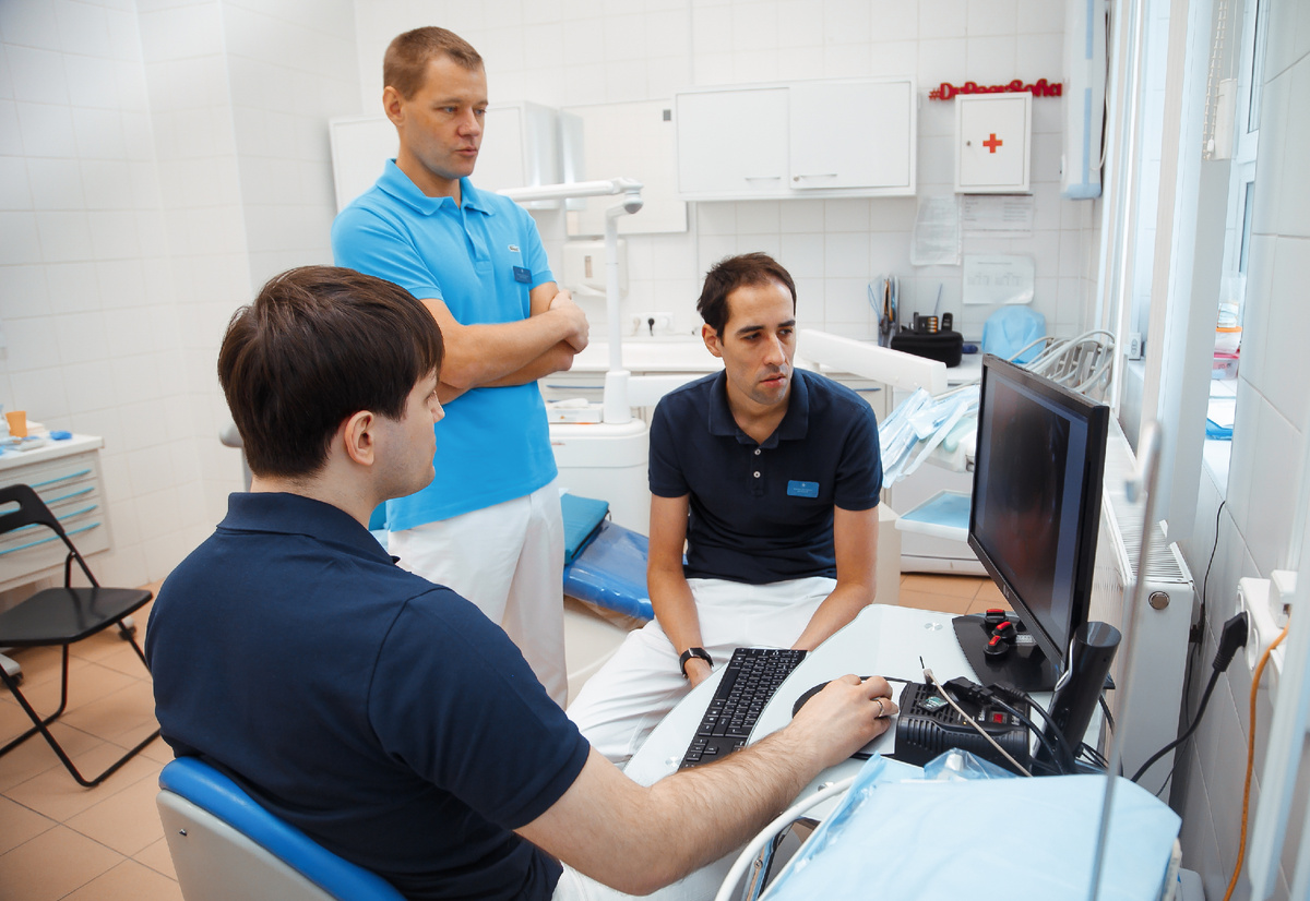 Фотография взята с сайта стоматологии Дмитрович Фэмили https://www.dmitrovich.ru/