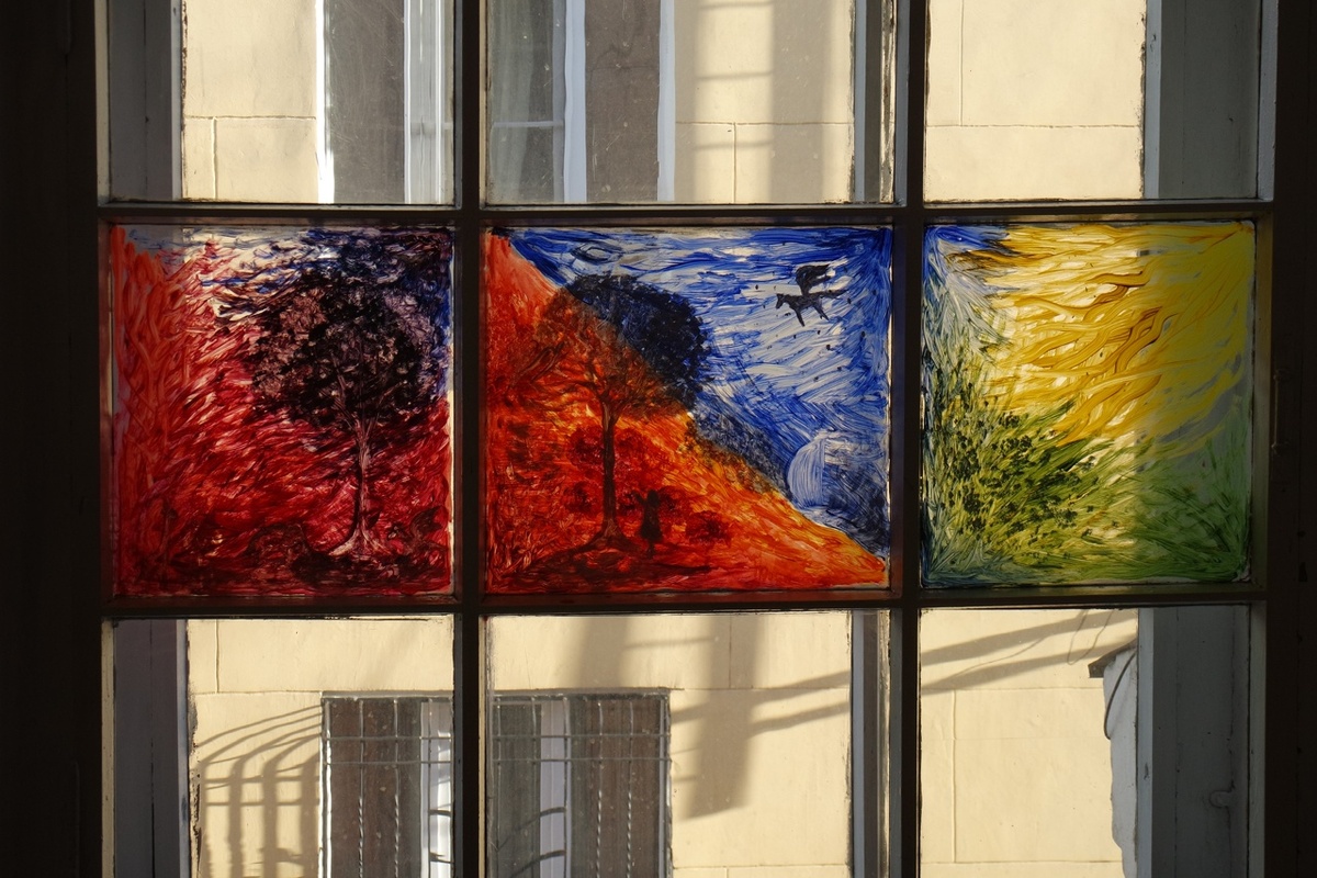 мои рисунки в здании на Марата