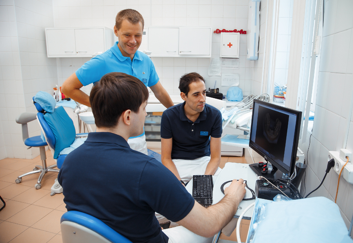 Фотография взята с сайта стоматологии Дмитрович Фэмили https://www.dmitrovich.ru/