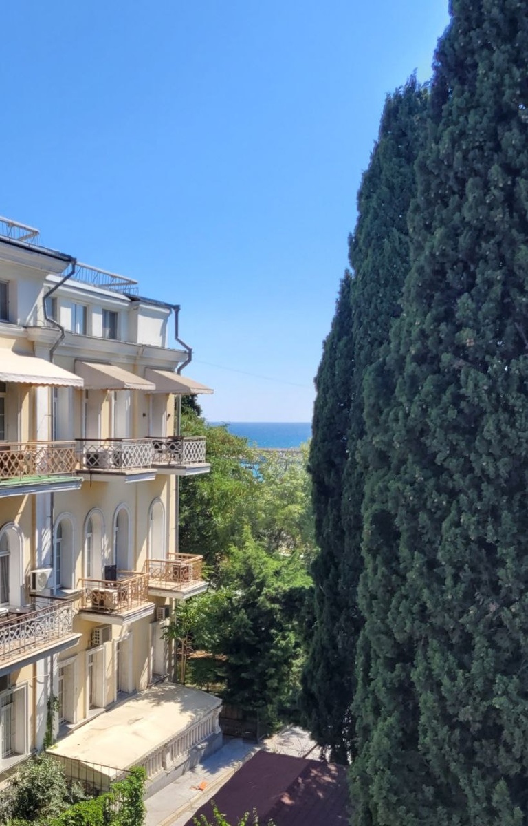 Вид на гостиницу «Таврида»