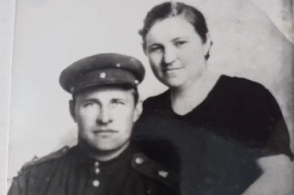    9 мая 1945 года супруги Пекарские сделали фото в фотоателье в Чехословакии.