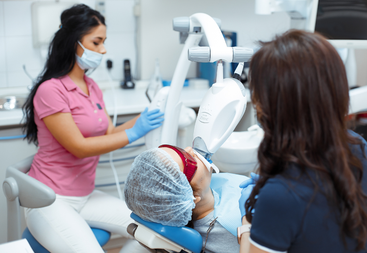 Фотография взята с сайта стоматологии Дмитрович Фэмили https://www.dmitrovich.ru/