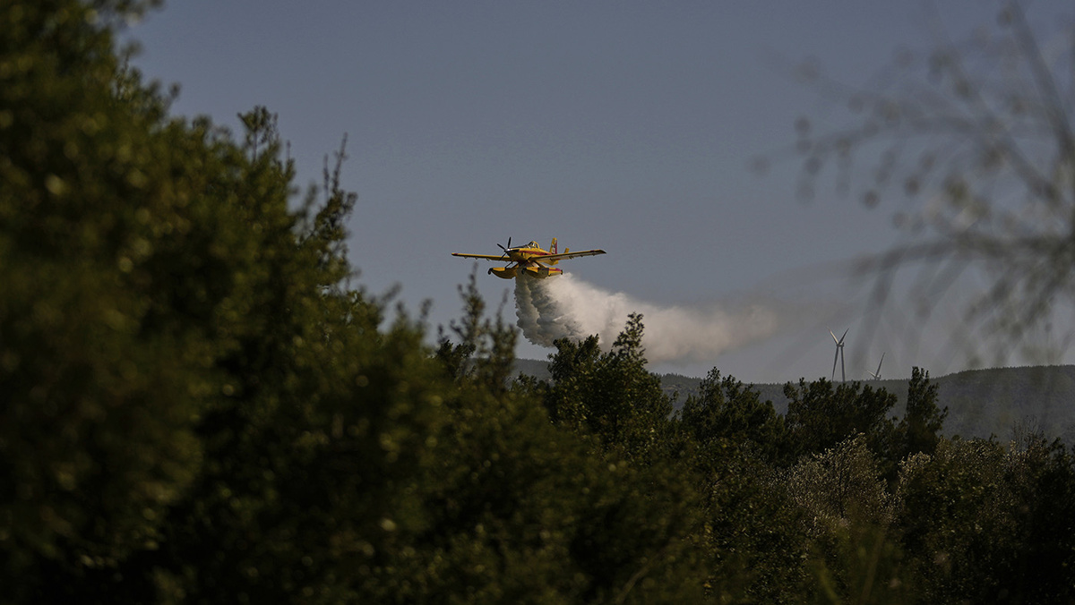   Khalil Hamra / AP
