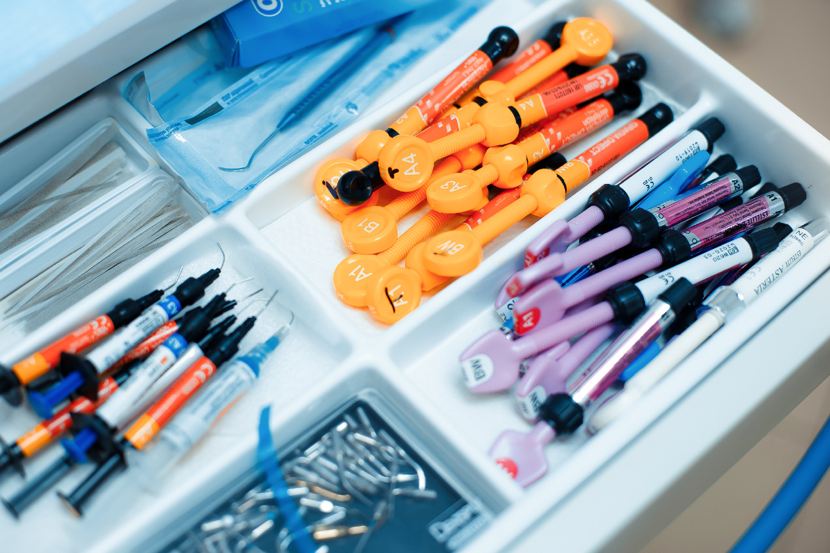 Фотография взята с сайта стоматологии Дмитрович Фэмили https://www.dmitrovich.ru/