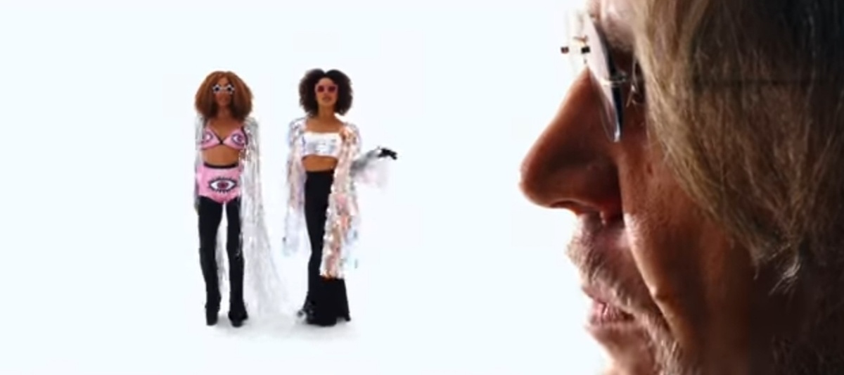 Кадр из клипа