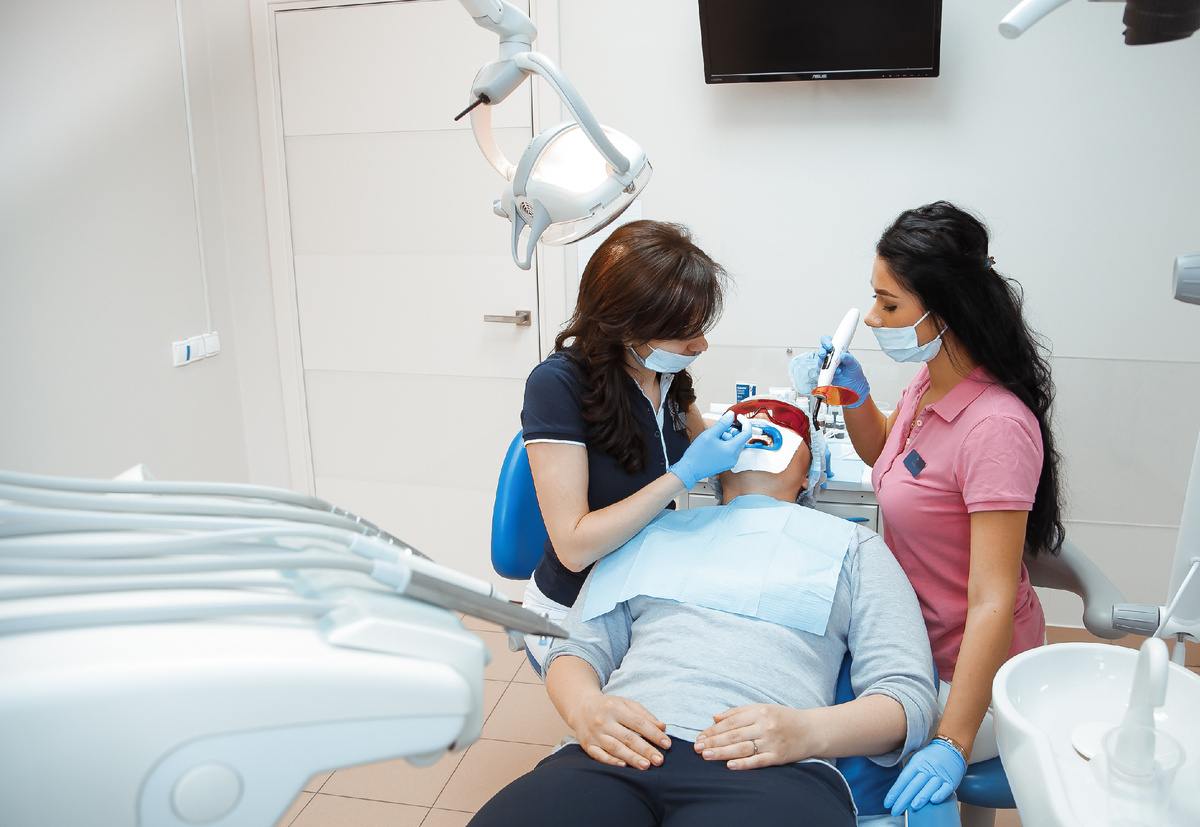 Фотография взята с сайта стоматологии Дмитрович Фэмили https://www.dmitrovich.ru/