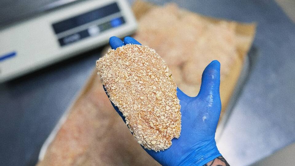 Технология приготовления куриный шницелей (очень простой и быстрый вариант)