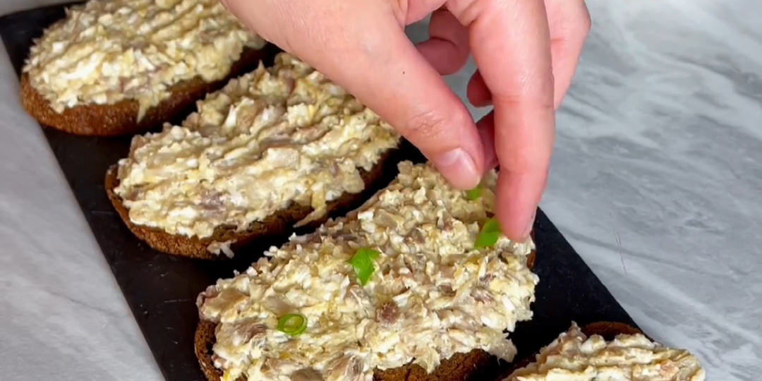 Форшмак — это классическая закуска еврейской кухни