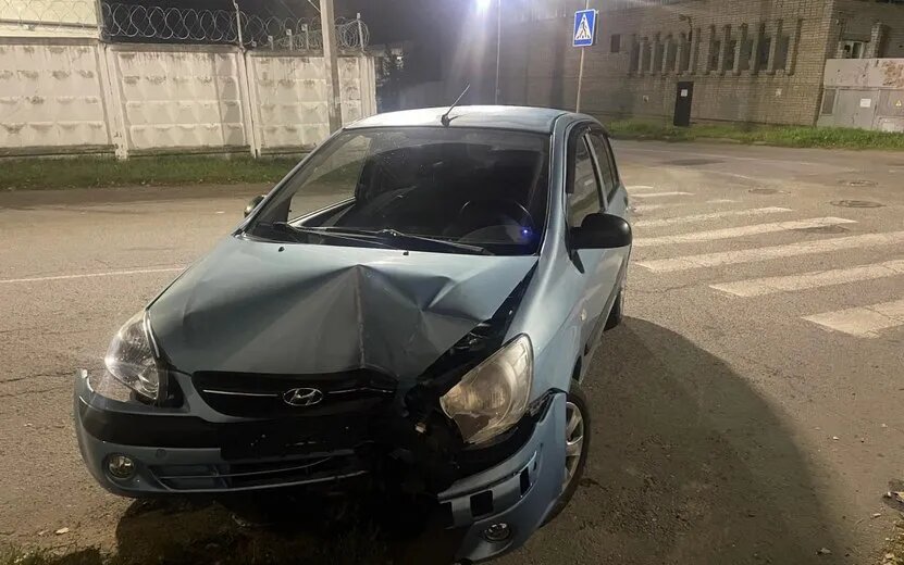    Женщина на Hyundai врезалась в столб в Сарапуле