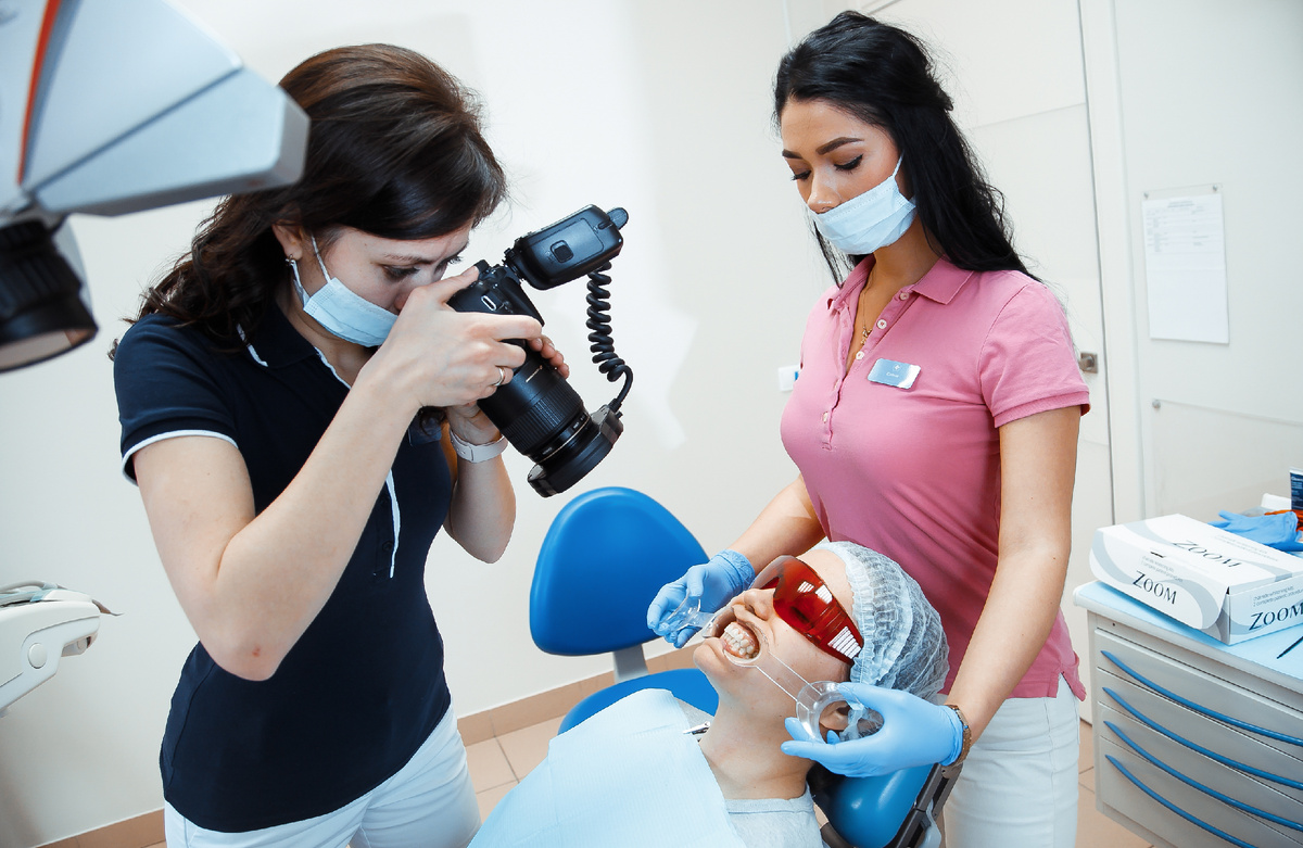 Фотография взята с сайта стоматологии Дмитрович Фэмили https://www.dmitrovich.ru/