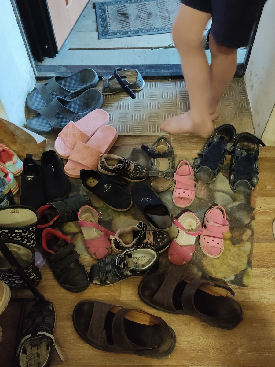 Однажды зашла в гости к многодетным друзьям, а как будто вернулась в прошлое )))