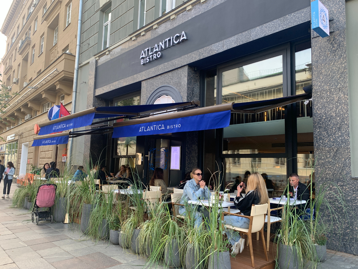 Веранда ресторана "Atlantica Bistro" на Большой Дмитровке