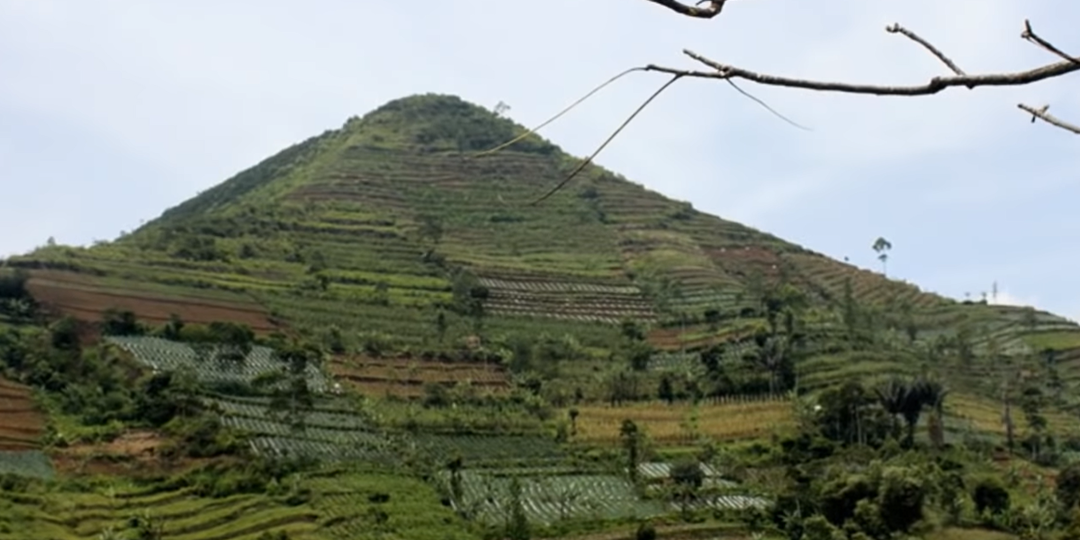 Самая большая подземная пирамида мира: почему её нашли только в XX веке