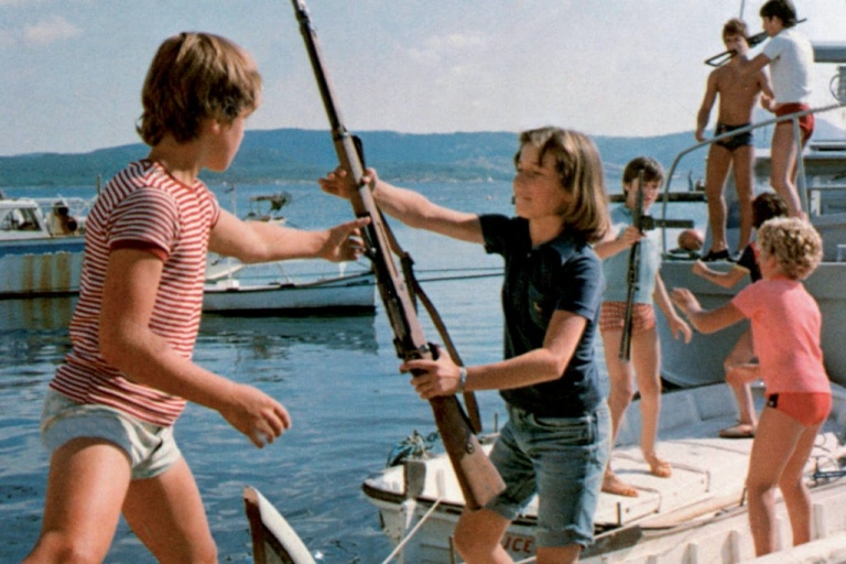 Кадр из фильма «Кто может убить ребенка?» (1976)