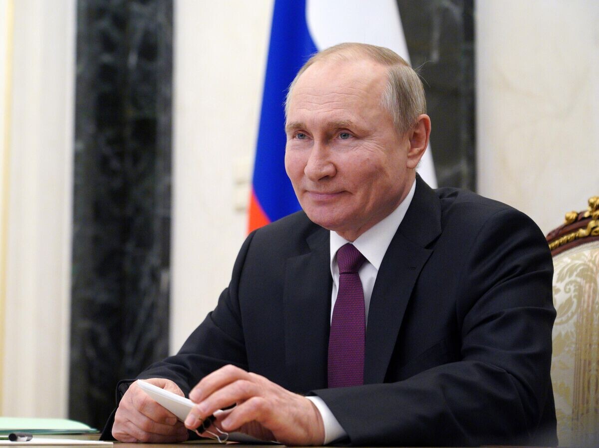    Президент РФ Владимир Путин во время встречи в режиме видеоконференции с лауреатами премий для молодых деятелей культуры © РИА Новости / Алексей Дружинин