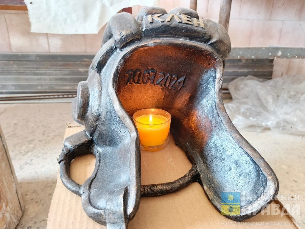     Позывной «Клён»: волжский скульптор создал необычное надгробие земляку, погибшему на СВО
