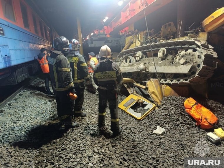 
Двое человек погибли, 12 работников пострадали
Фото:МЧС Амурской области