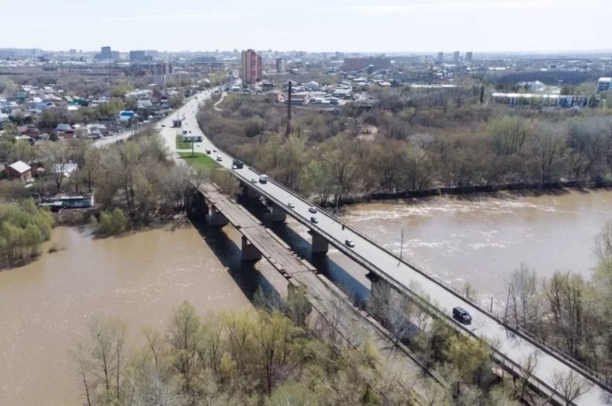    В Оренбурге до сих пор не разобрали мост через Сакмару