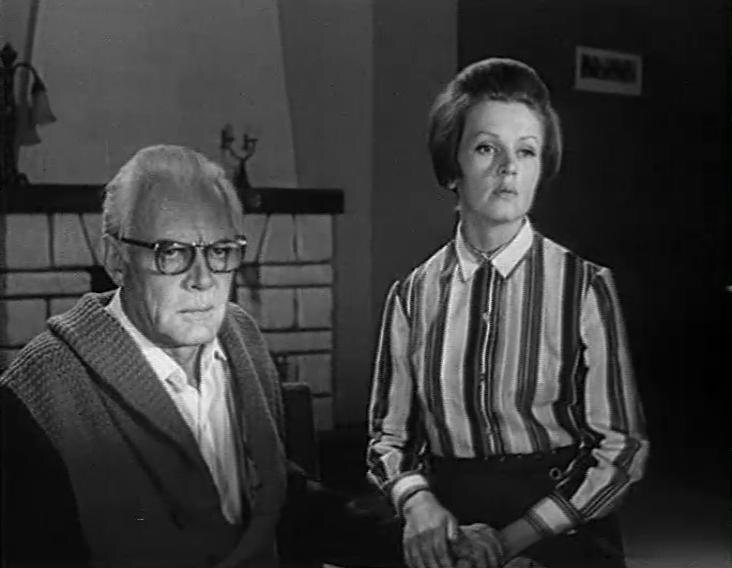 Кадры из фильма "Продавец воздуха" (1967).