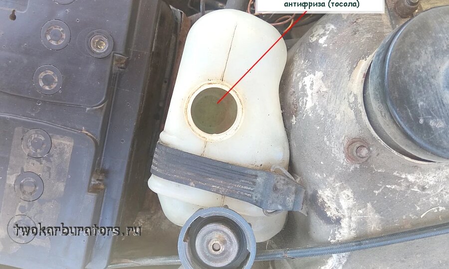 Почему моторное масло попадает в антифриз?