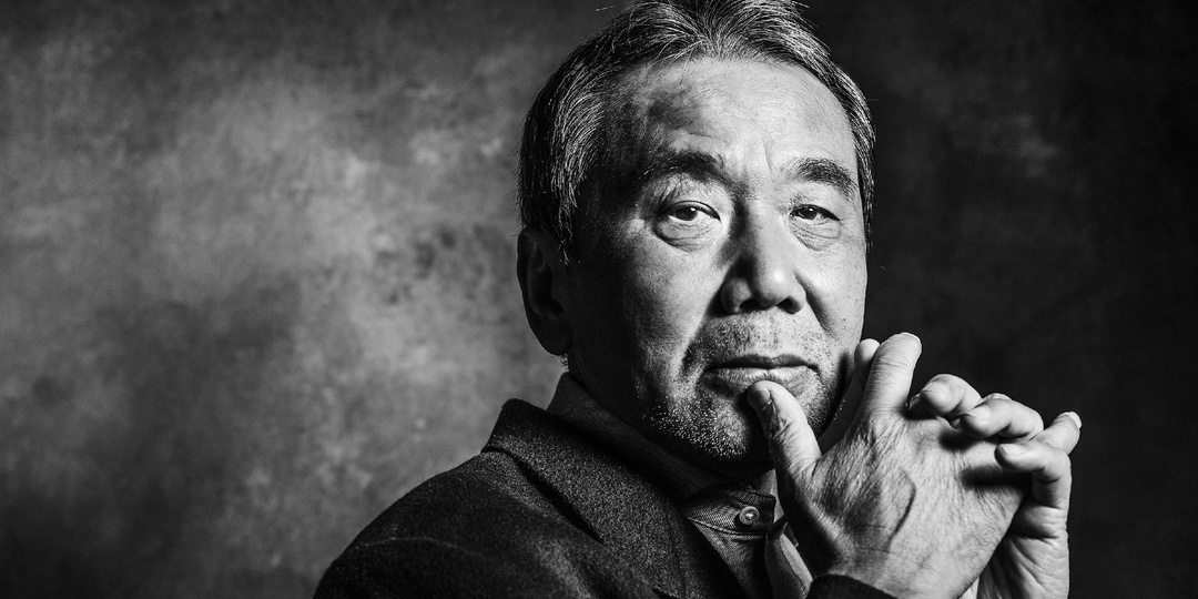 Почему нельзя позволять вытирать об себя ноги: важное правило Харуки Мураками