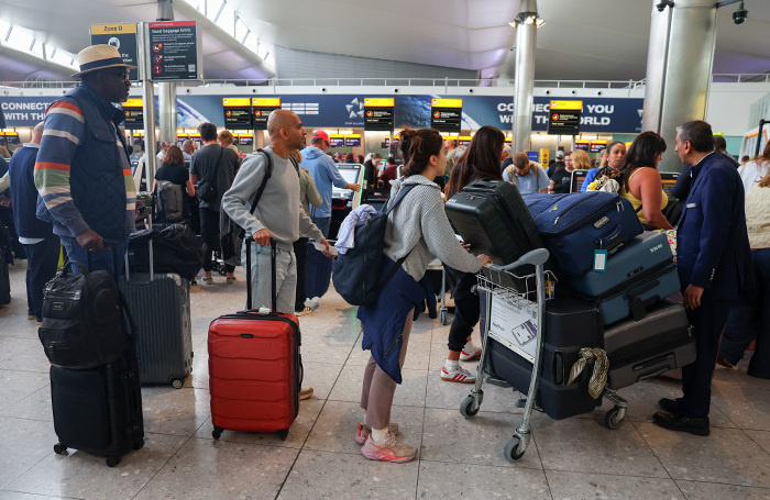    Хитроу, Лондон.REUTERS/Isabel Infantes