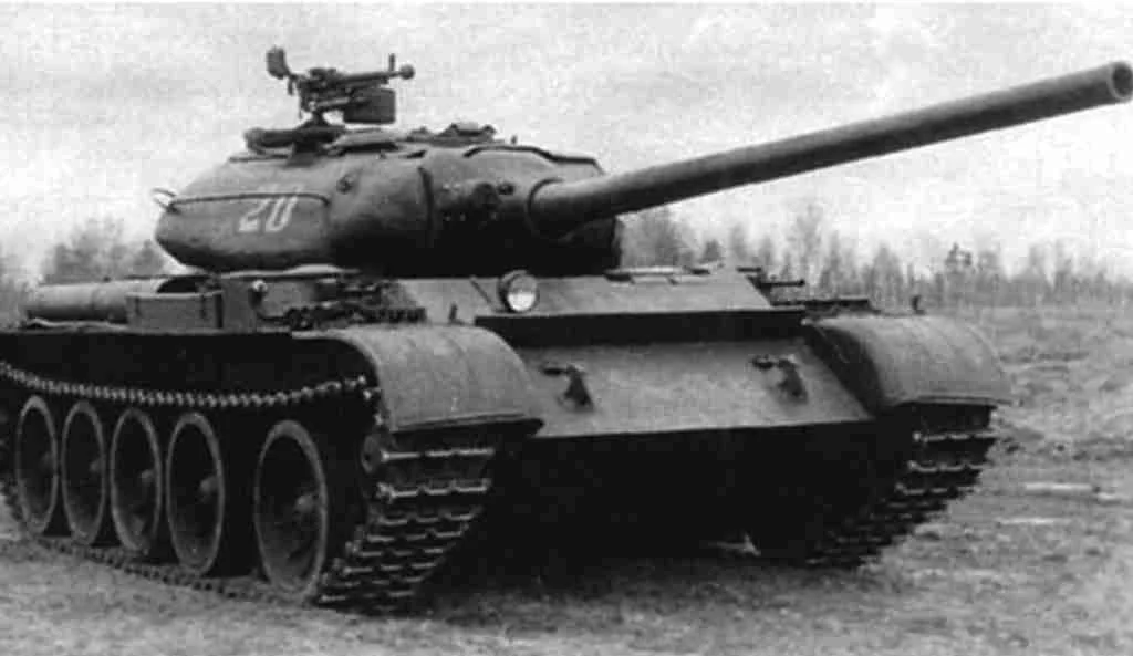 Огнеметный танк Т-54. Фотография в свободном доступе.