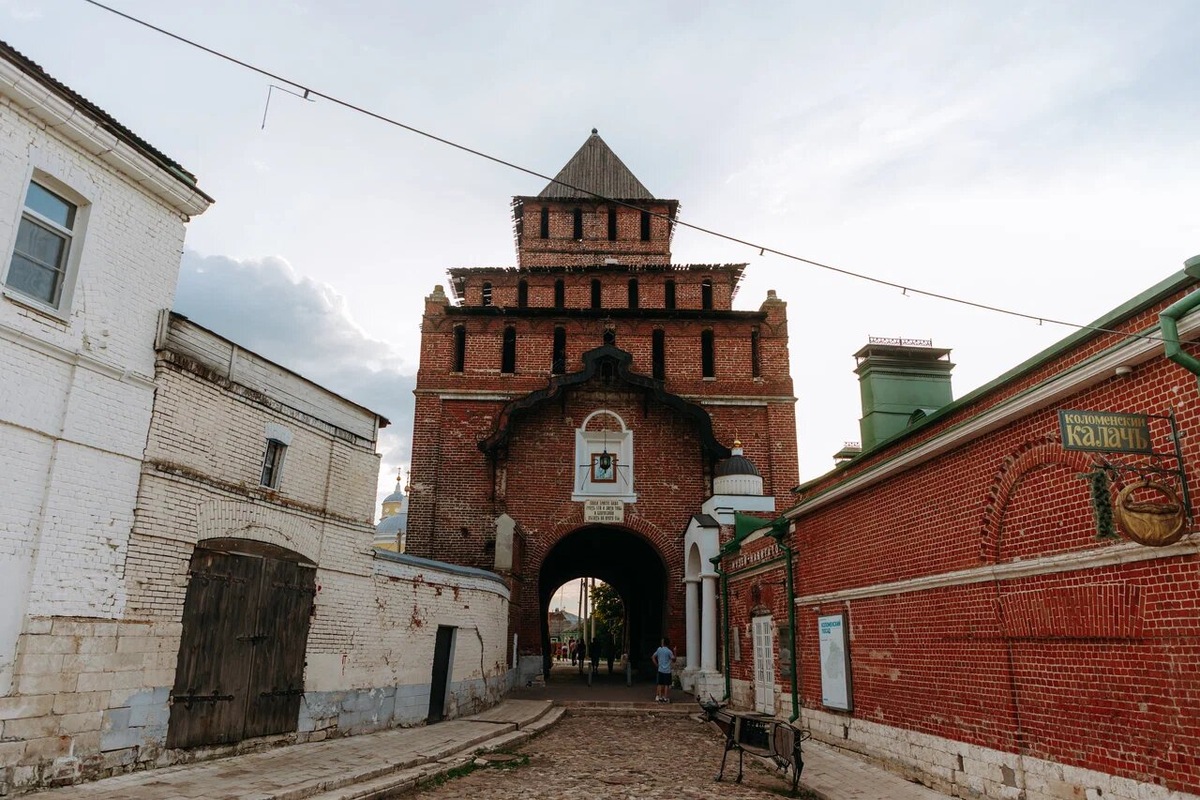 Пятницкие ворота.