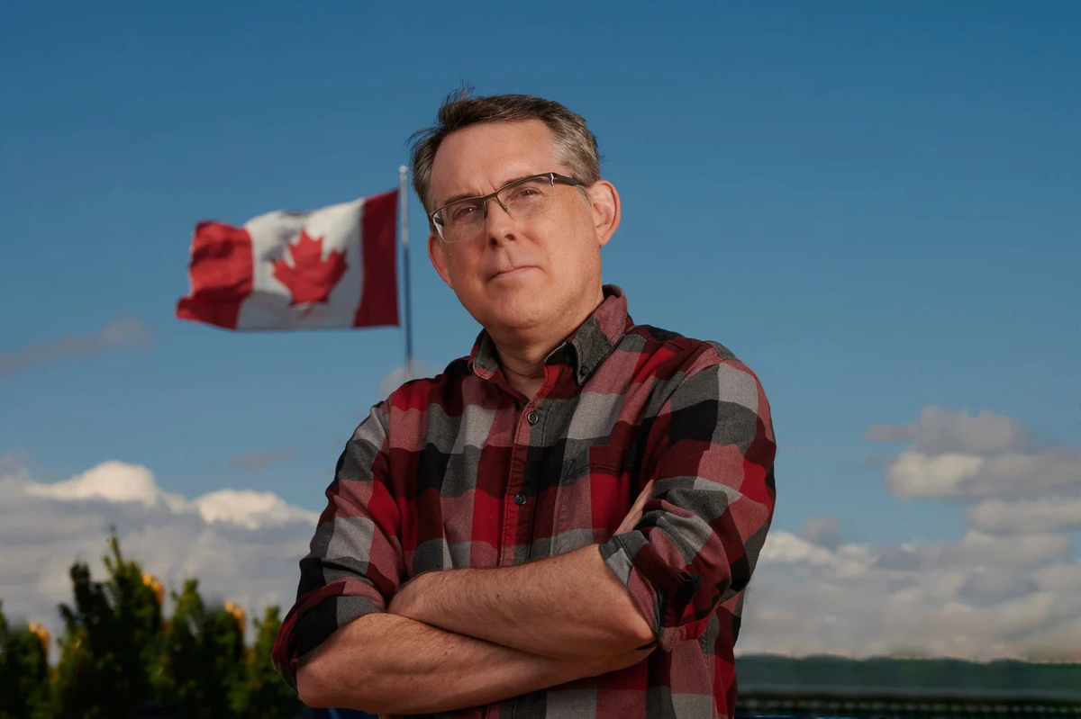 Тод Маффин, бывший канадский радиоведущий и оратор, критикует американцев за идею «косплеить канадца». Дирк Хейдеманн.