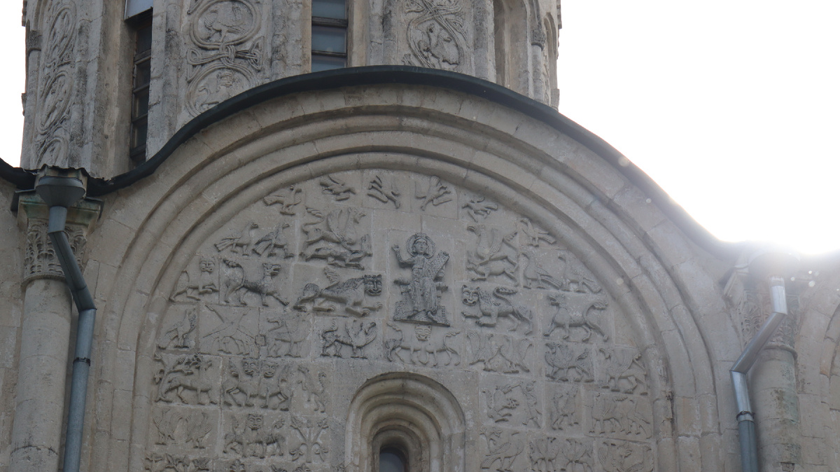 И - на северном.