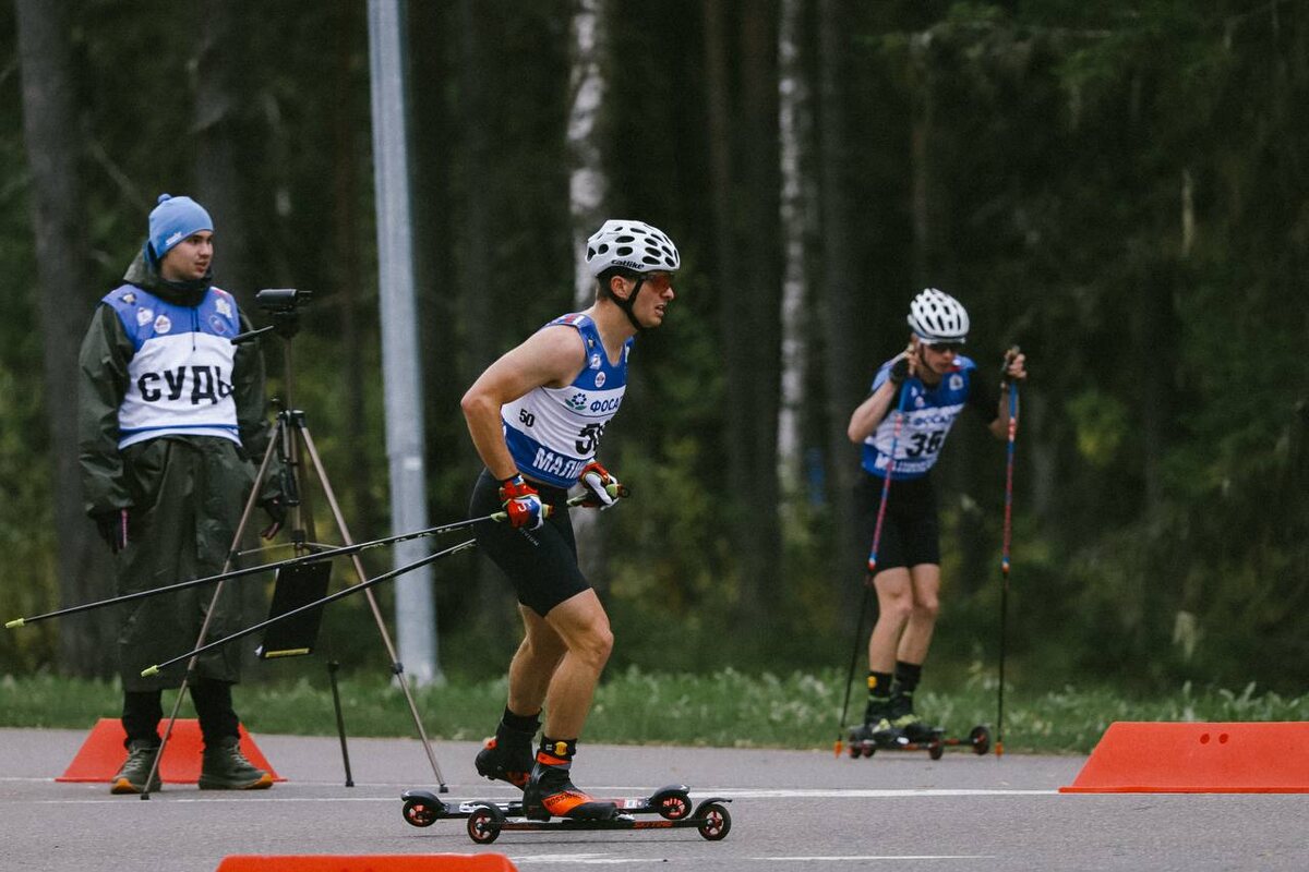 Денис Спицов проходит транзитную зону (фото: ФЛГР). В этом месте был контакт с Большуновым, кторый шёл другую петлю