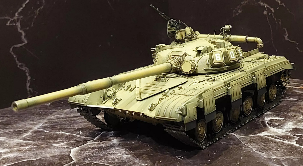 Фото собранной модели. Можно убедиться, что модель соответствует рисунку с коробки