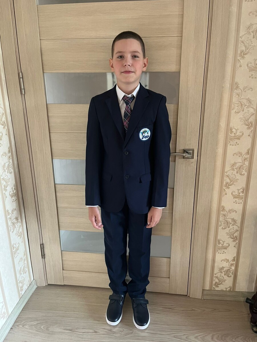 1 сентября. Идет в 4 класс.