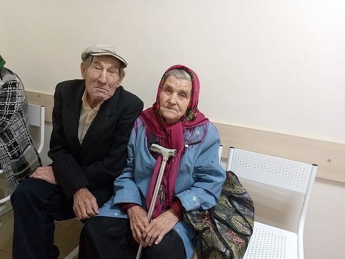 Жители села Заводское Демидов Геннадий Васильевич (85 лет) и Демидова Валентина Гавриловна (86 лет)