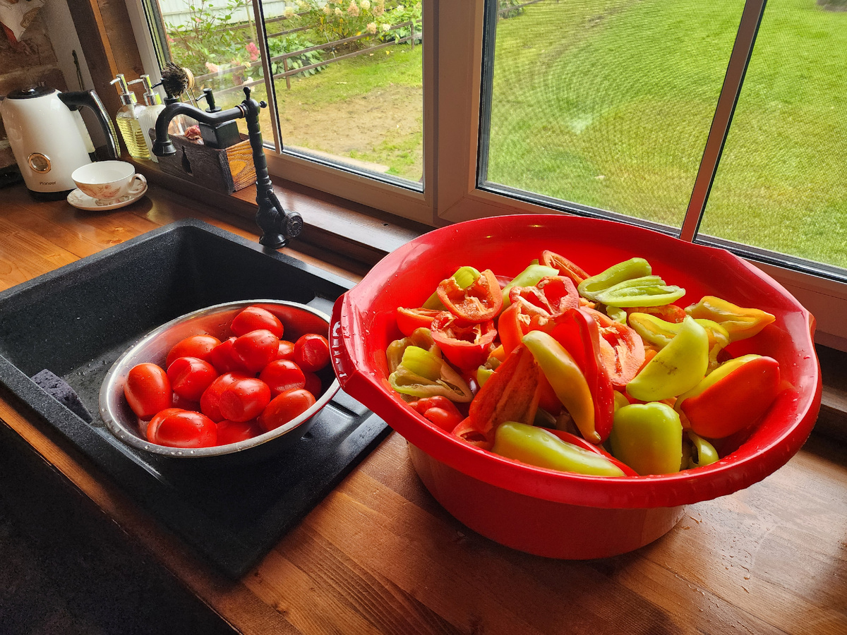 Овощи очищены и готовы к дальнейшей обработке!