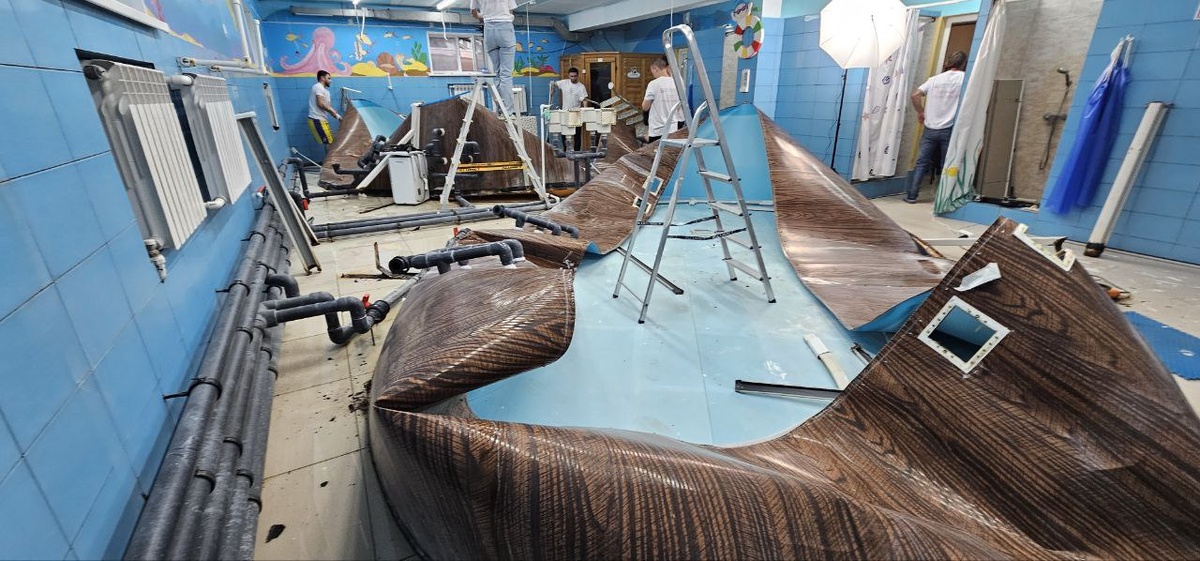 Демонтаж старого бассейна.