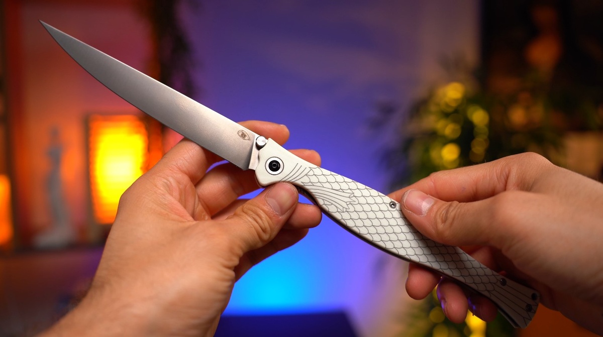 Нож Reptilian Лаврак сталь VG10 рукоять White G10