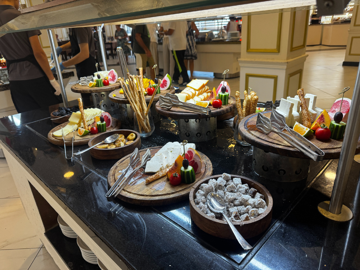 Маленький кусочек из всего того, что предлагалось.