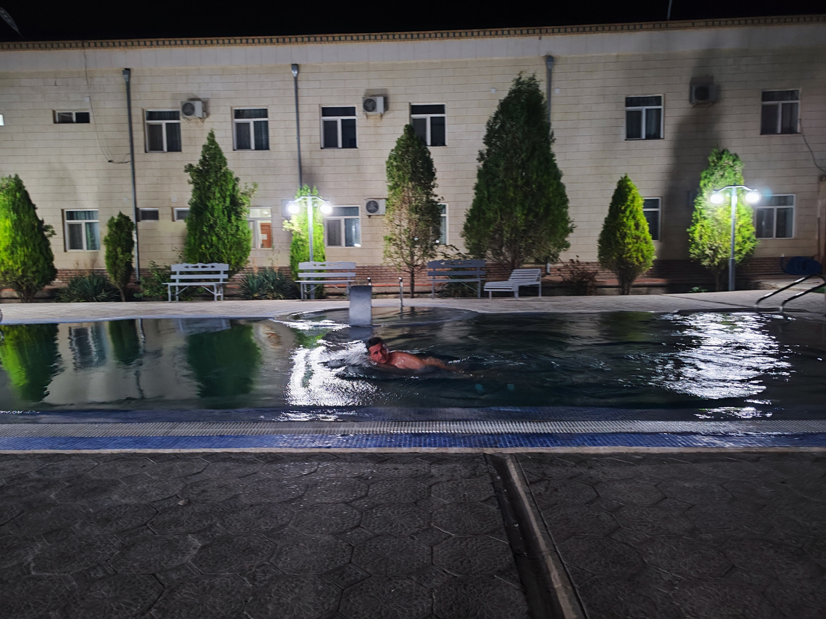 Только сибиряки могут купаться в сентябре в Узбекистане😉