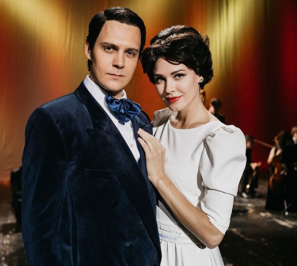 Ирина Антоненко и Милош Бикович, кадр из сериала «Магомаев»