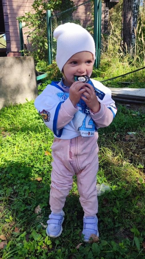 Самая юная участница соревнований (1 год 10 месяцев) Аня Батманова