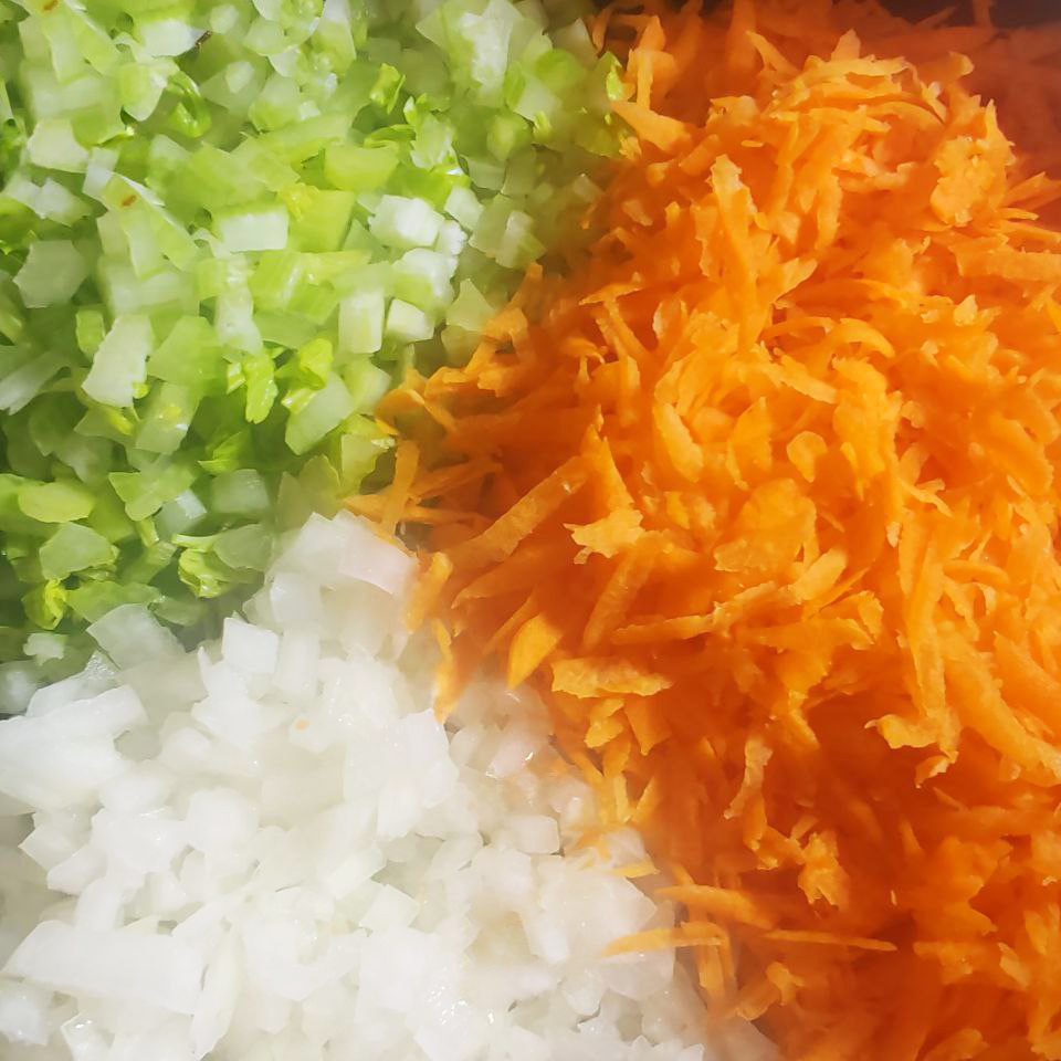 Лук, морковь, сельдерей