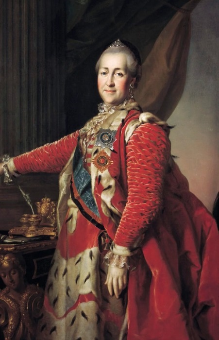 Екатерина 2 в красном платье.