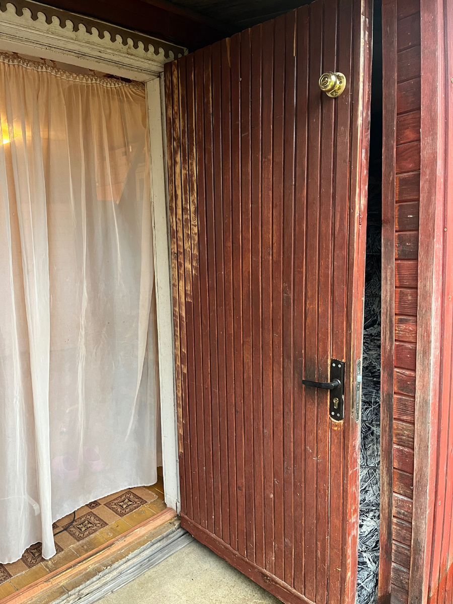 Первоначальный вид входной двери