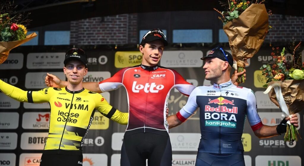    Мэттью Бреннан, Арно Де Ли и Йорди Мёйс